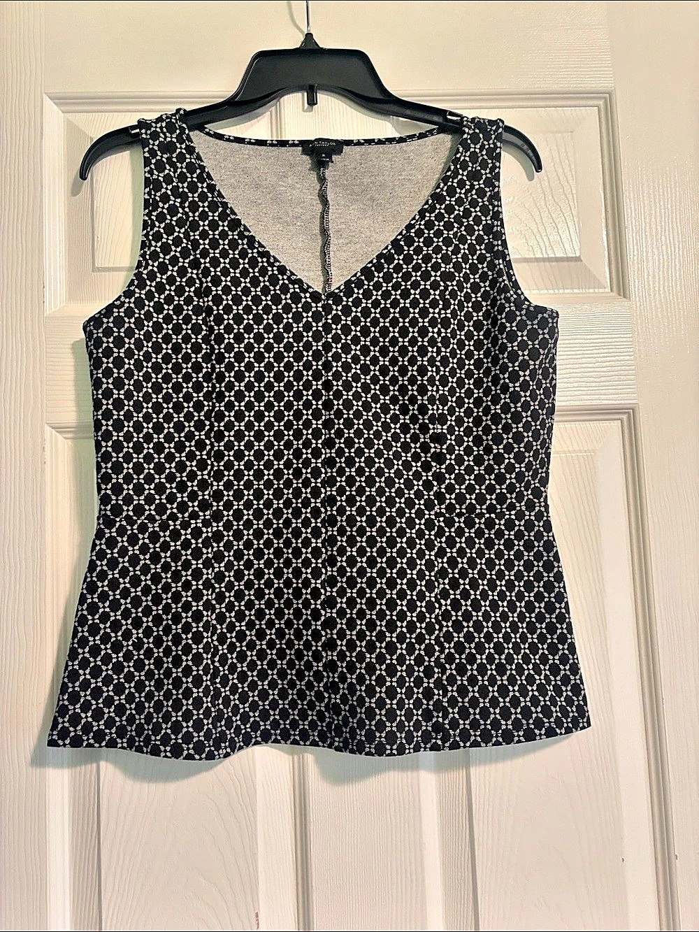 Ann Taylor Factory Geometric Tank Top in Black & White Size Medium Like New